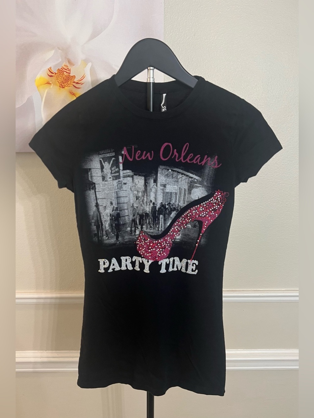 Women’s Black New Orleans ‘Party Time’ Short Sleeve Shirt! Size Small.